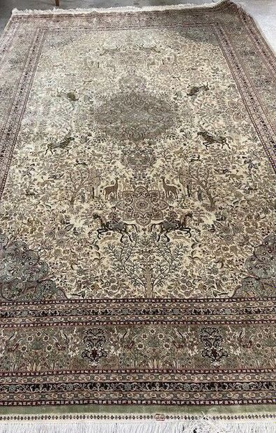Silk Hereké carpet (warp, weft and silk pile),...