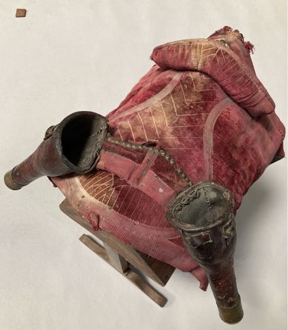 BITROU - Paris
Cavalry officer's saddle trimmed...