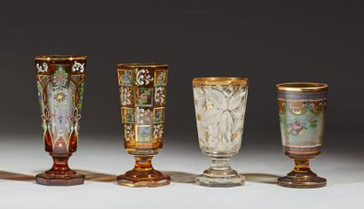 BOHÊME
Set of three cups with cut sides on...