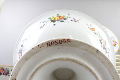 Manufacture Édouard HONORÉ in Paris
Service...