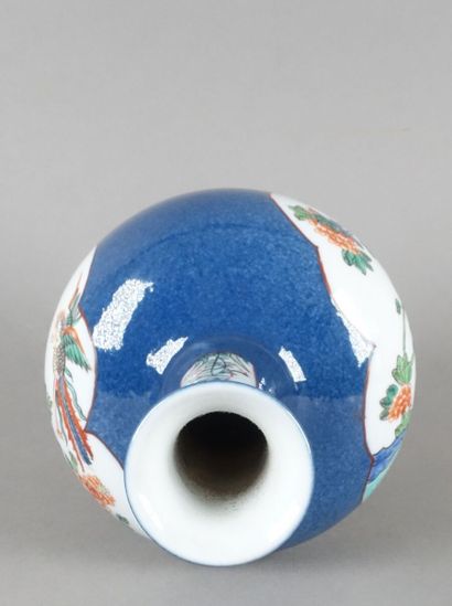 SAMSON
Vase in the taste of China with enamels...
