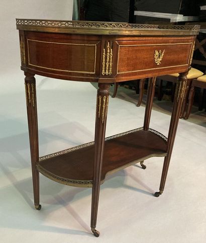 Mahogany console table of half-moon shape,...