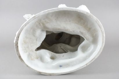 PARIS
Important group in white enamelled...