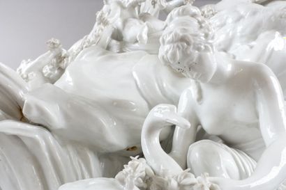 PARIS
Important group in white enamelled...