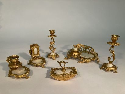Porcelain desk set with gilt bronze mounting...