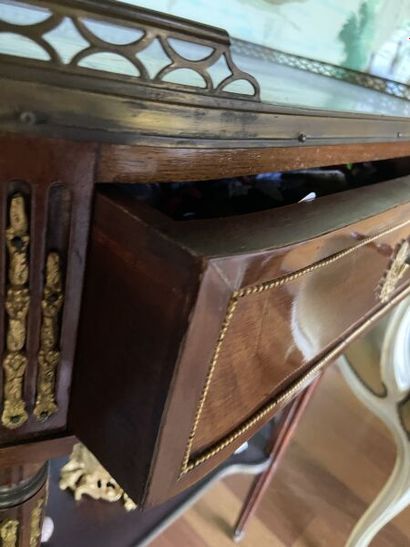 Mahogany console table of half-moon shape,...