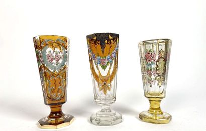 BOHÊME
Set of three cups with cut sides on...