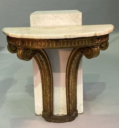 Half-moon shaped console in carved and gilded...