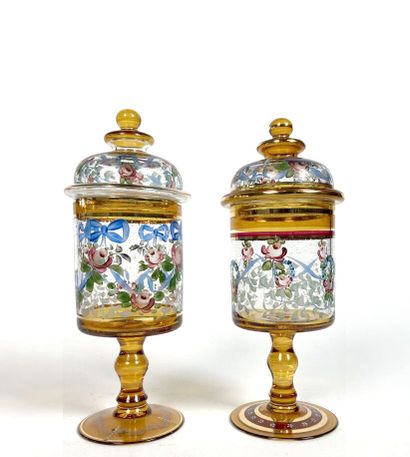 BOHÊME
Two covered bowls on pedestal in translucent...