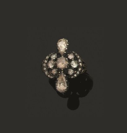 Bague en or 585 millièmes et argent 925 millièmes...
