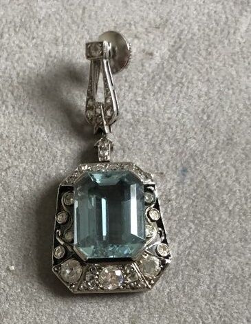 Paire de pendants d'oreilles en platine 850...