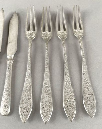 Panier ajouré en argent 800 millièmes à décor...