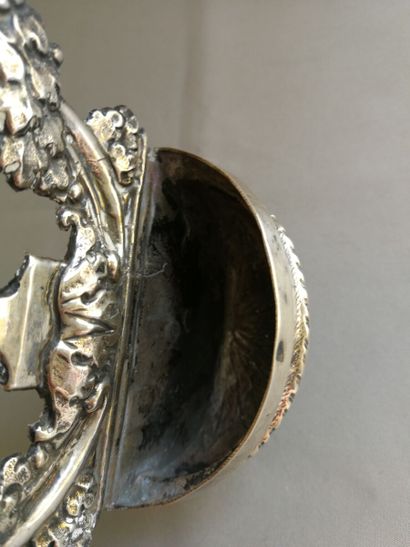 Bénitier en argent 800 millièmes décoré en...