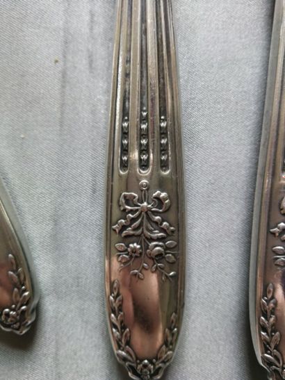 Six couverts à poisson en argent 800 millièmes...