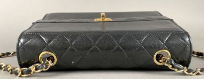 CHANEL, circa 1889-1990
Sac à main en cuir...