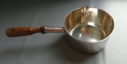 Casserole en argent uni 950 millièmes, le...