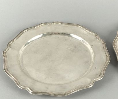 Paire de plats ronds en argent uni 925 millièmes,...