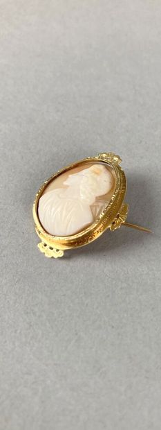 Broche en or jaune 750 millièmes ornée, au...