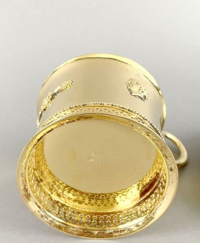 Tasse et sous-tasse en vermeil 950 millièmes...