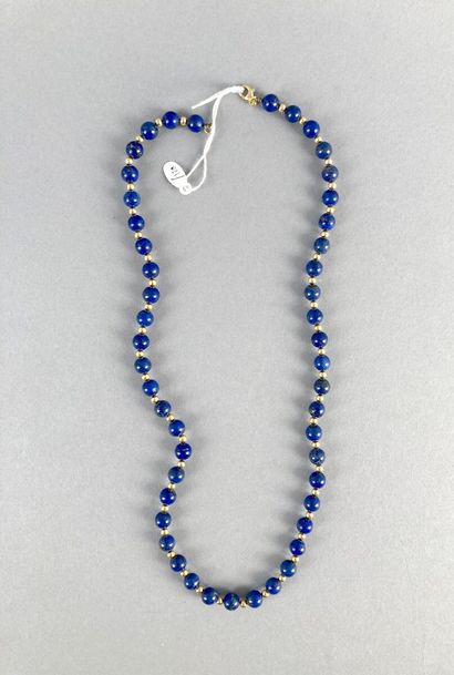 Collier de boules de lapis-lazuli teinté...
