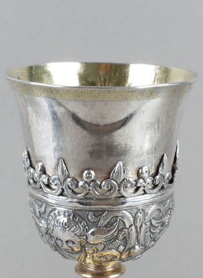 Calice en argent, le pied en métal doré,...
