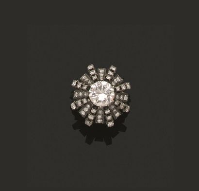 Bague en platine 850 millièmes sertie, au...
