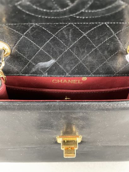 CHANEL, circa 1889-1990
Sac à main en cuir...