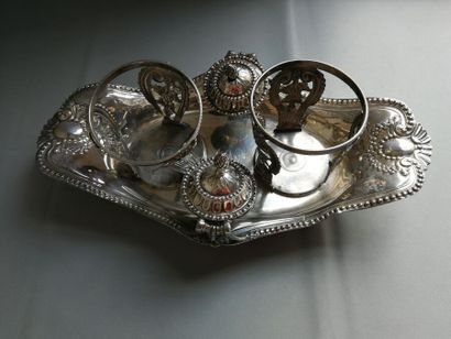 Monture d'huilier quadripode en argent, modèle...