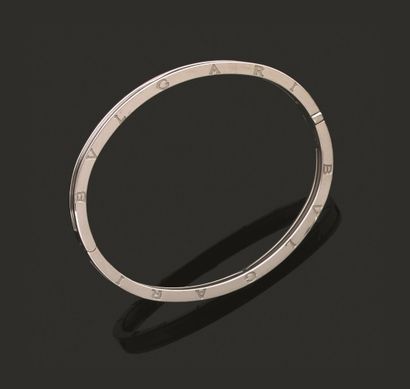 BULGARI
Bracelet rigide et ouvrant en or...