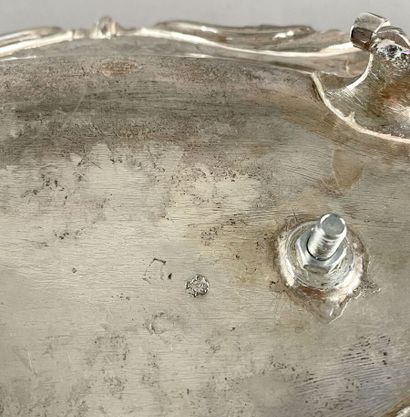 Monture d'huilier en argent posant sur quatre...