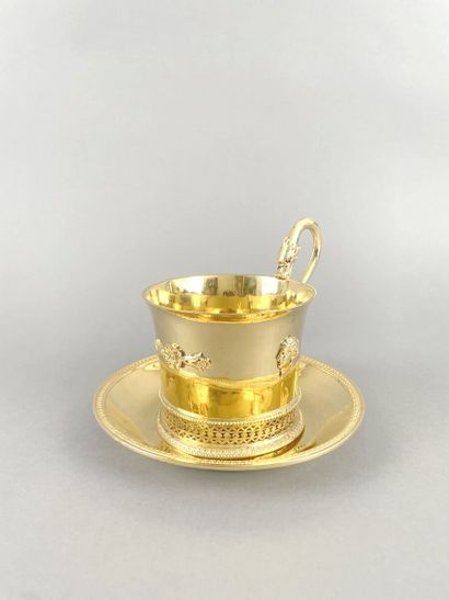 Tasse et sous-tasse en vermeil 950 millièmes...