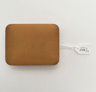 Broche en or gris 750 millièmes et platine...