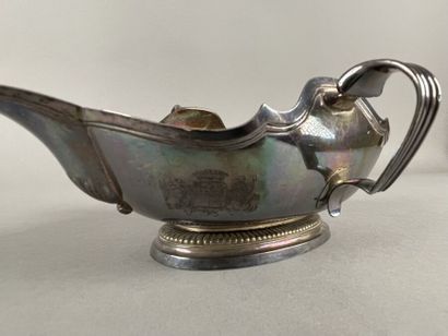 Saucière ovale en argent uni à anses et doubles...