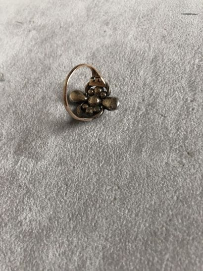 Bague en or 585 millièmes et argent 925 millièmes...