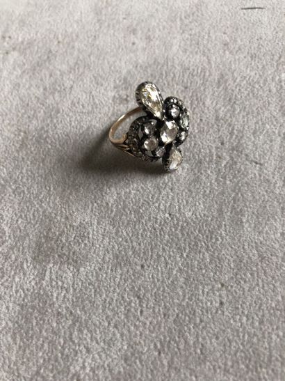 Bague en or 585 millièmes et argent 925 millièmes...