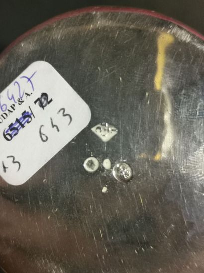 Trois gobelets de forme tronconique en argent...