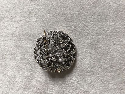 Broche de forme ronde en argent 925 millièmes...