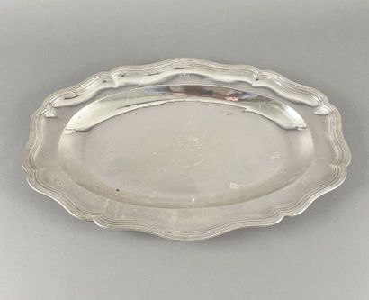 Plat ovale en argent uni modèle filets contours...