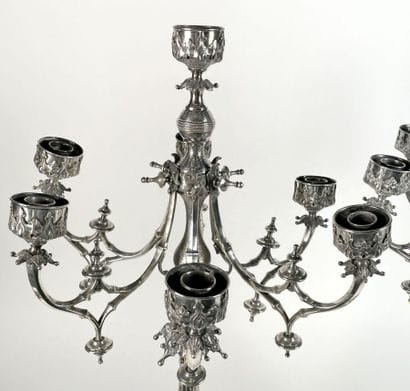 Paire de candélabres à six bras et sept lumières...