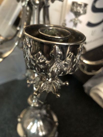 Paire de candélabres à six bras et sept lumières...