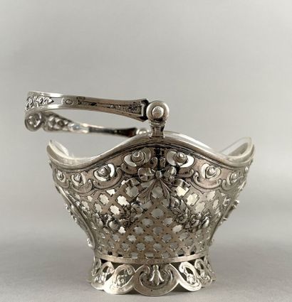 Panier ajouré en argent 800 millièmes à décor...