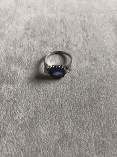 Bague en or gris 750 millièmes et platine...