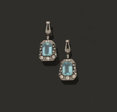 Paire de pendants d'oreilles en platine 850...