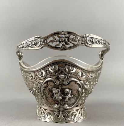 Panier ajouré en argent 800 millièmes à décor...