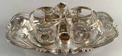 Monture d'huilier en argent posant sur quatre...