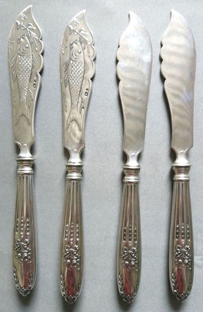 Six couverts à poisson en argent 800 millièmes...