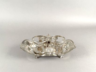 Monture d'huilier en argent posant sur quatre...