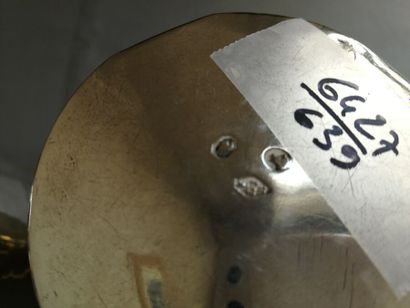 Deux gobelets et une timbale en argent uni...