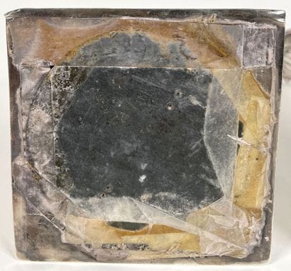 Paire de flambeaux en argent reposant sur...