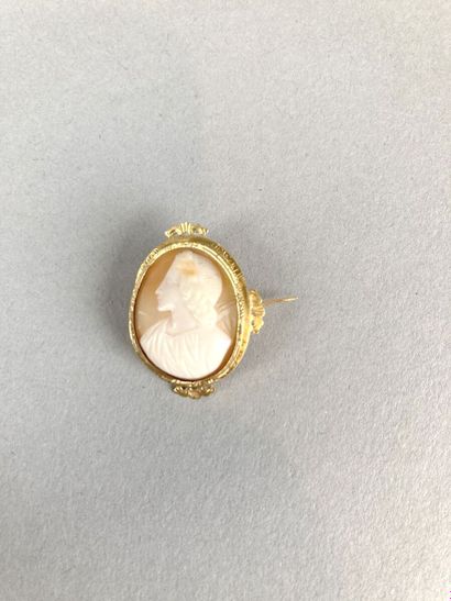 Broche en or jaune 750 millièmes ornée, au...